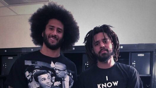 En plein concert, J.Cole apporte son soutien à Colin Kaepernick