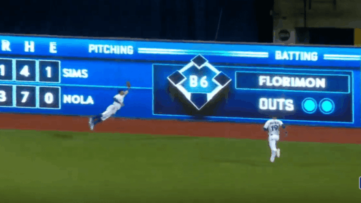 L’incroyable catch de Kevin Pillar face aux Boston Red Sox
