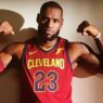 LeBron James présente le nouveau maillot des Cavaliers