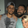Stephen Curry se tape l’incruste dans une soirée