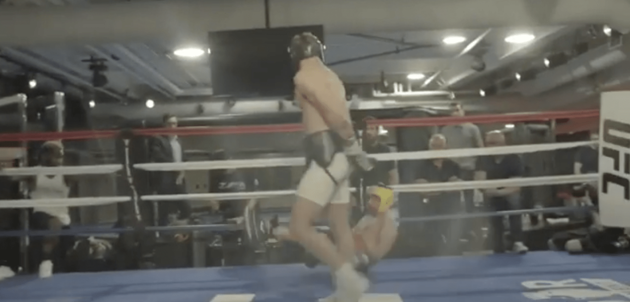 La vidéo du knockdown de Conor McGregor sur Paulie Malignaggi