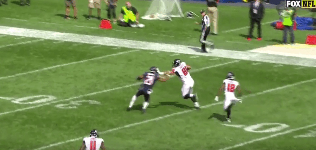 Austin Hooper et Matt Ryan tapent le touchdown de 88 yards contre les Bears