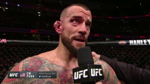 Il y a un an – CM Punk disputait son premier combat à l’UFC contre Mickey Gall