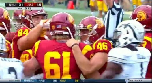 Aveugle depuis ses 12 ans, Jake Olson réussit le snap avec USC