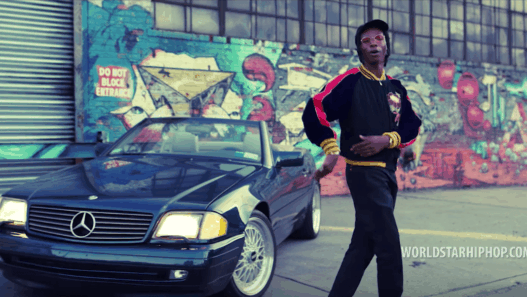 Joey Bada$$ chill dans le clip de 500 Benz