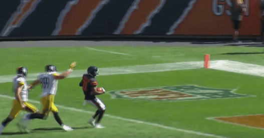 Marcus Cooper des Chicago Bears loupe un touchdown tout fait