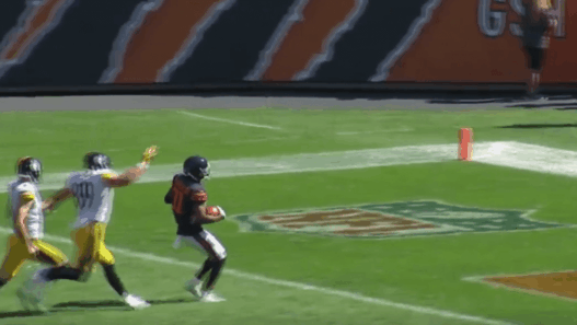 Marcus Cooper des Chicago Bears loupe un touchdown tout fait