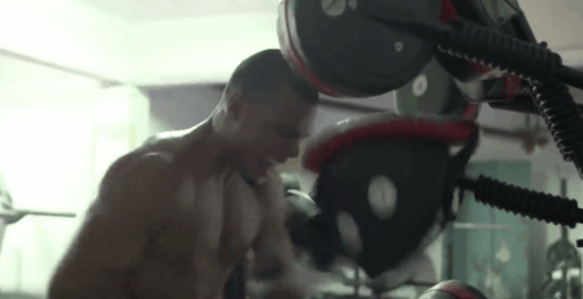 Chris Eubank Jr. enchaîne 98 coups en 11 secondes