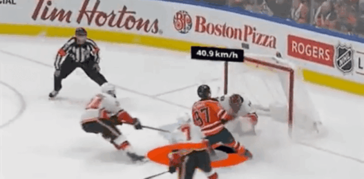 Connor McDavid flashé à 40.9 km/h lors de sa destruction des Flames