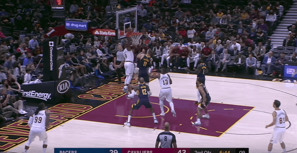 Dwyane Wade et son gros reverse dunk contre les Pacers