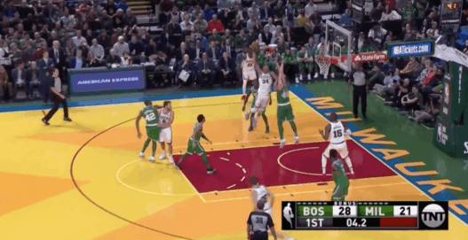 Giannis Antetokounmpo Aron Baynes