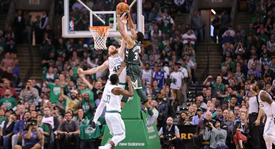 Giannis Antetokounmpo démonte les Celtics pour leurs débuts à domicile