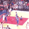 John Wall fait tomber TJ McConnell et claque le gros dunk