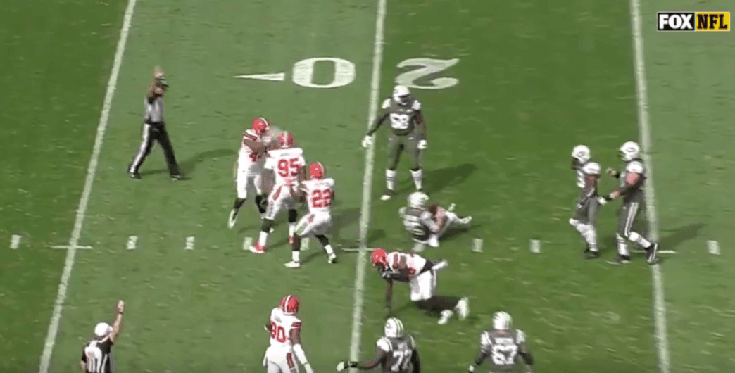 Pour sa première action en carrière, Myles Garrett réussit le sack