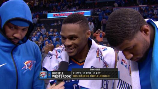 Russell Westbrook démarre par un triple double
