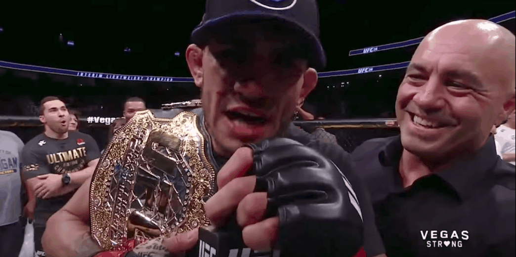 Tony Ferguson termine Kevin Lee, devient champion et insulte McGregor