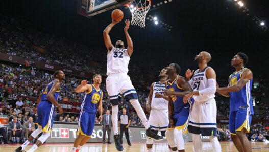 Les Minnesota Timberwolves s’imposent contre les Golden State Warriors !