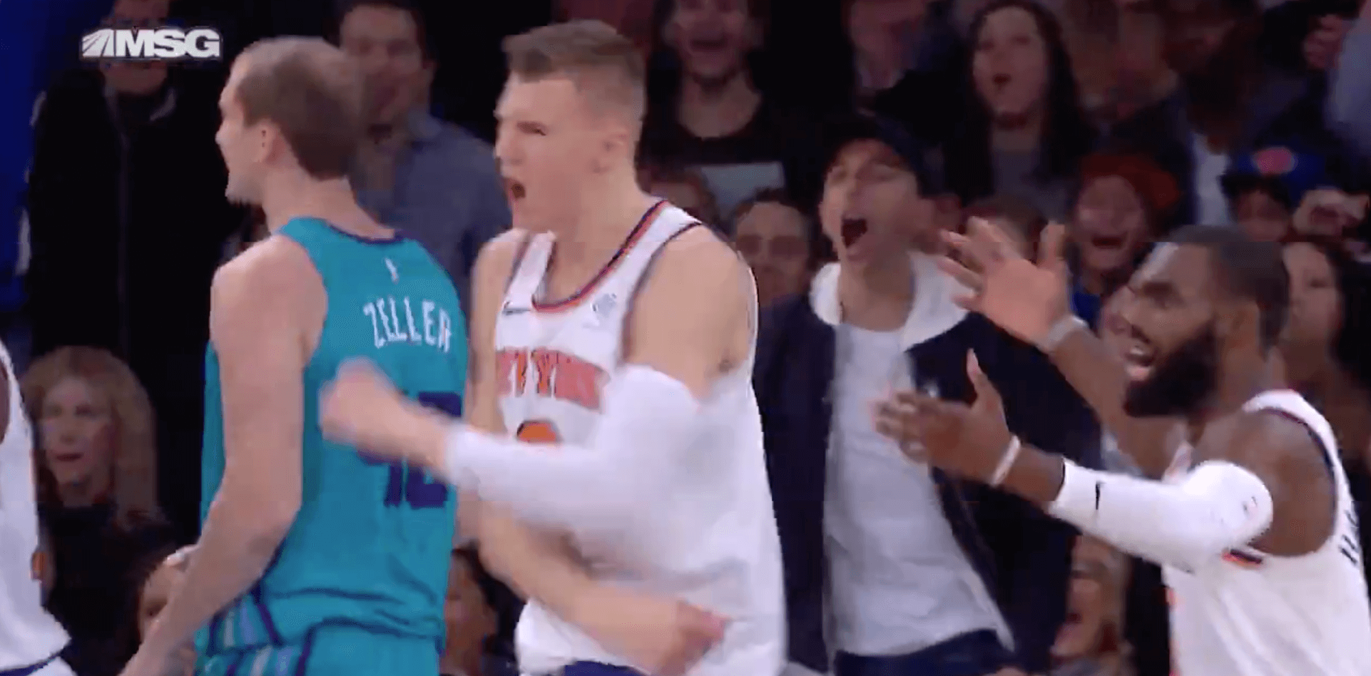 Sur la même action, Cody Zeller se fait contrer 4 fois de suite