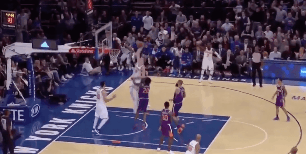 Kristaps Porzingis contre dunk