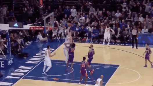 Kristaps Porzingis contre dunk