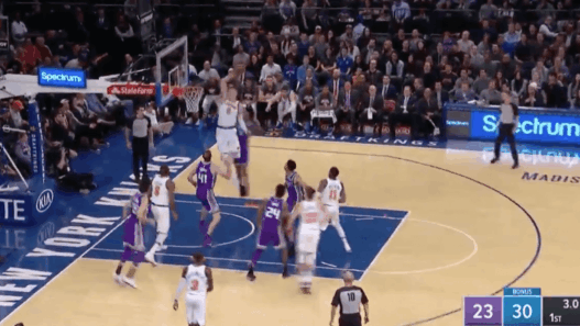 alley-oop Frank Ntilikina Kristaps Porzingis