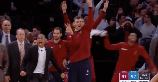 trois-points clutch LeBron James Porzingis