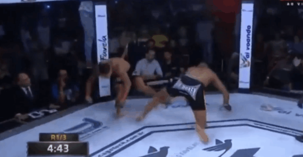 20 secondes double knockdown Dos Santos KO