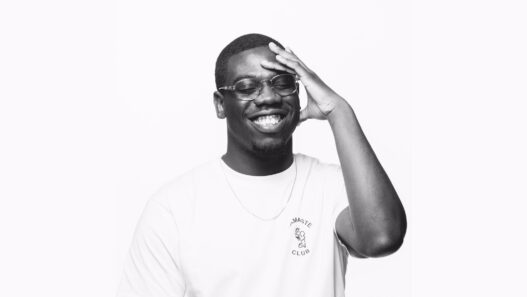 Flashé - Dinos Punchlinovic de retour avec une petite bombe