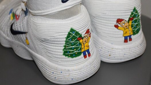 Pour Noël, Draymond Green trolle les Cavaliers avec ses chaussures