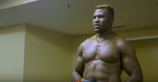 Francis Ngannou UFC 218 pesee