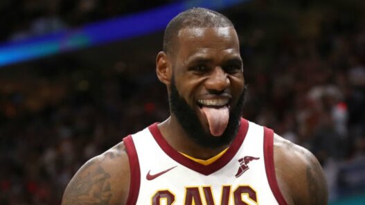 LeBron James Lonzo Ball dunk