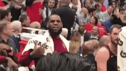 LeBron James fan Bulls trashtalk