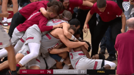 Stanford Southern California NCAA Fin de match folle en NCAA, lay-up à 1.7s, puis panier du milieu de terrain