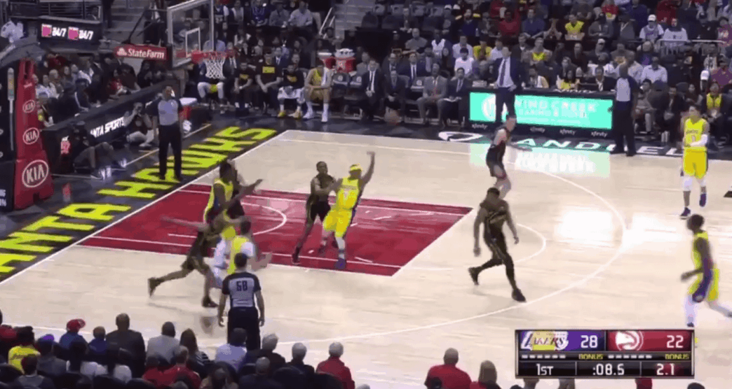 Isaiah Thomas Passe Lakers