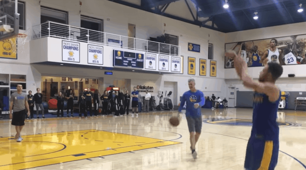 Stephen Curry 93 100 trois points