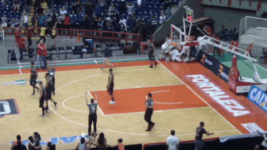 Boracini buzzer-beater trois-points