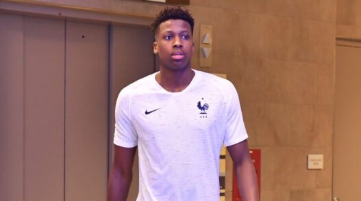Frank Ntilikina dévoile maillot de l’Équipe de France de Football
