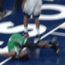 Grosse chute pour Jaylen Brown mis KO, évalué pour commotion
