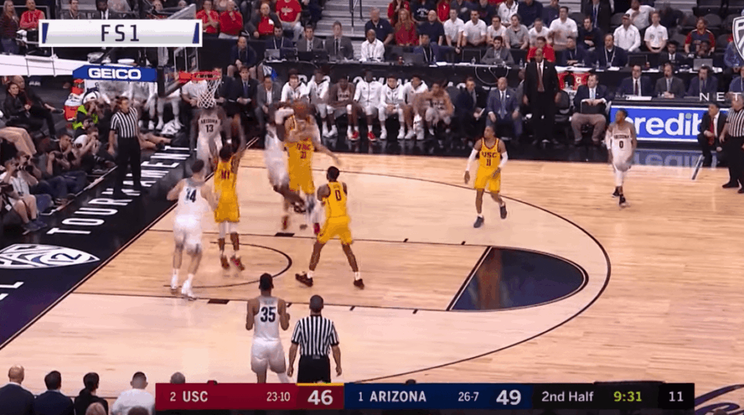 Rawle Alkins claque le très gros dunk pour mettre le feu contre USC