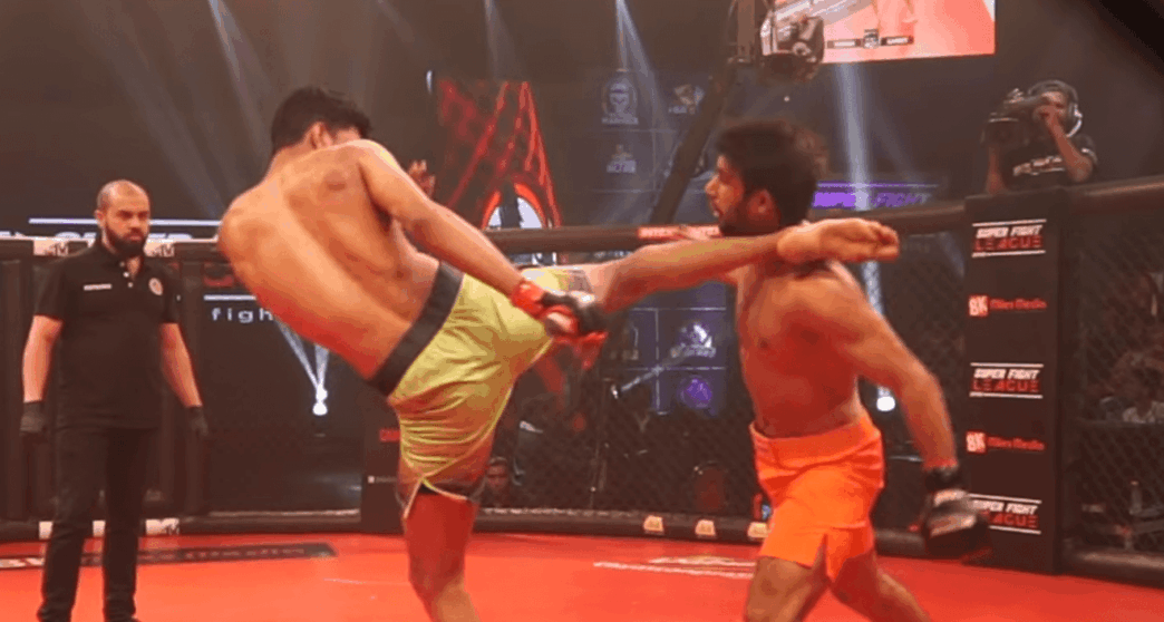 Sumeet Khade head kick KO
