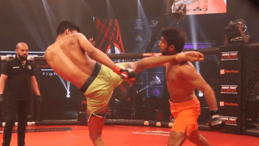 Sumeet Khade head kick KO