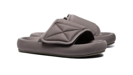 Voici les claquettes YEEZY, pour un nouveau braquage