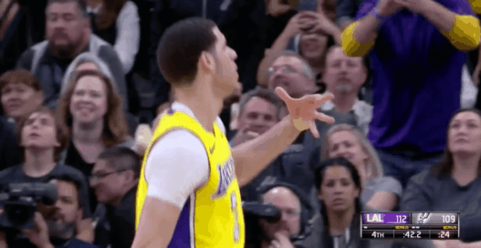 trois points triple double Lonzo Ball Spurs