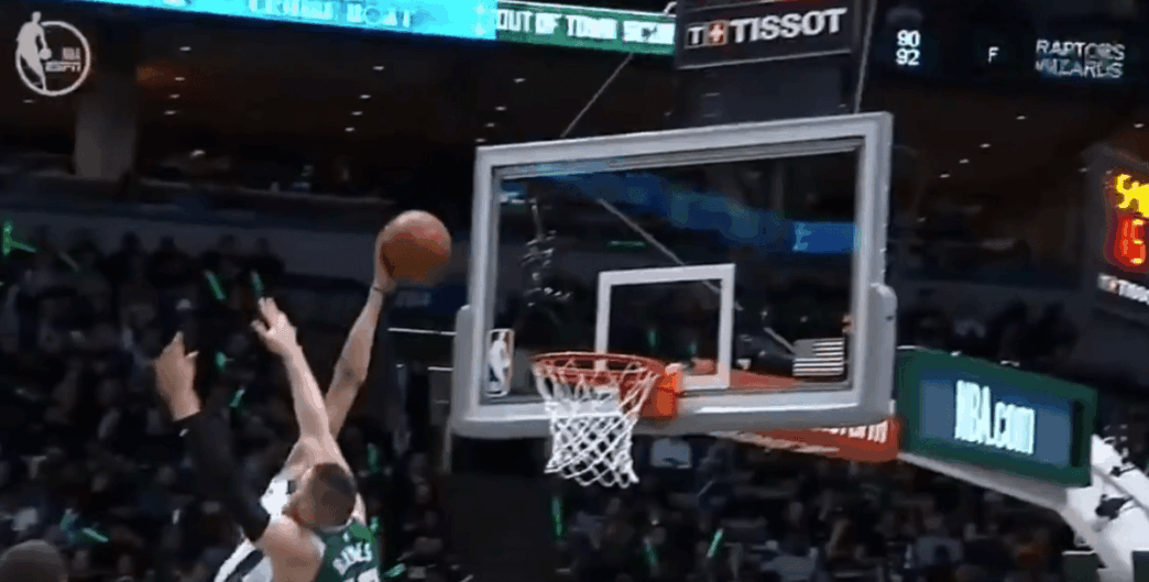 Giannis Antetokounmpo Baynes