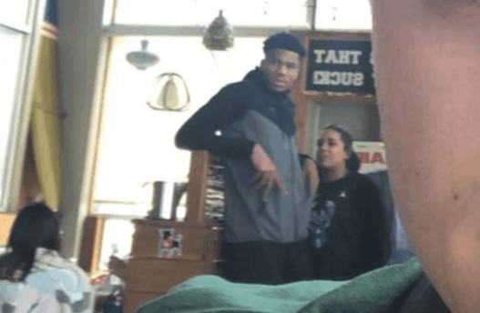 Après son game-winner, Giannis obligé d'attendre au restaurant