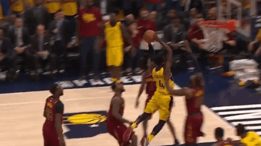 Poster et petit-pont sur LeBron James, Oladipo était déchaîné !