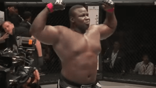 Après des débuts expéditifs, Bombardier va affronter Bob Sapp