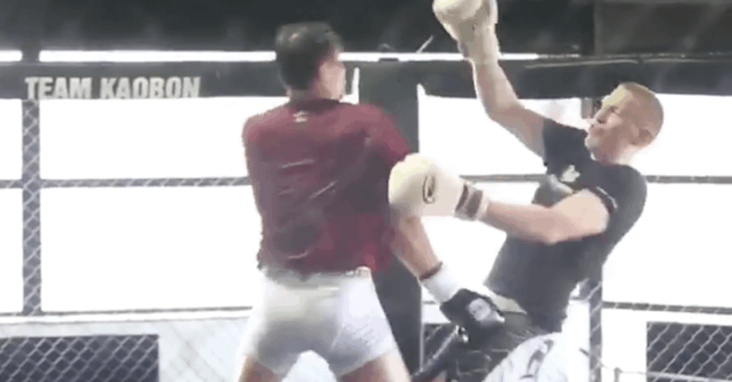 Darren Till explose un type en sparring