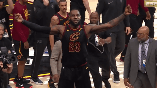 LeBron James s’offre les Raptors au buzzer !