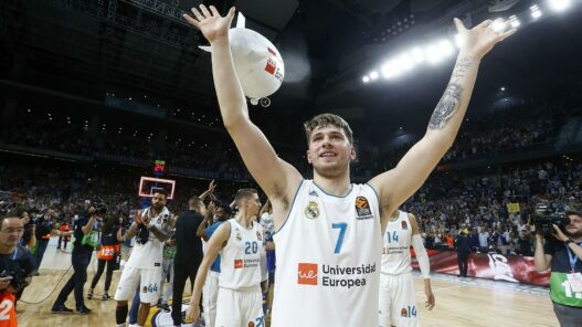 Luka Doncic devient le plus jeune joueur en triple double en Espagne